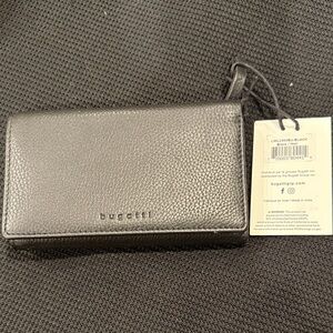 Bugatti Leather Trifold Wallet. Black genuine pebbled leather NWT